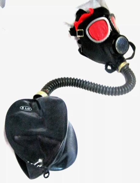 Gasmaske Gummischlauch Beatmungsbeutel Inhalator Gummi Latex Fetisch Pumpe DDR